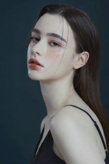 静止的爱善良的小姨子